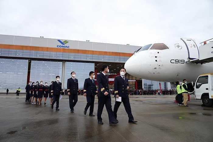 东航接收全球首架C919,国产大飞机民航商业运营迈出第一步